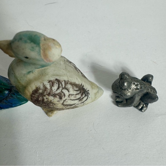 Vintage collection of an animals. 3 ceramic ducks and 1 pewter frog. - Picture 9 of 12